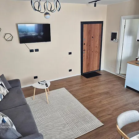 Allo Apartment *